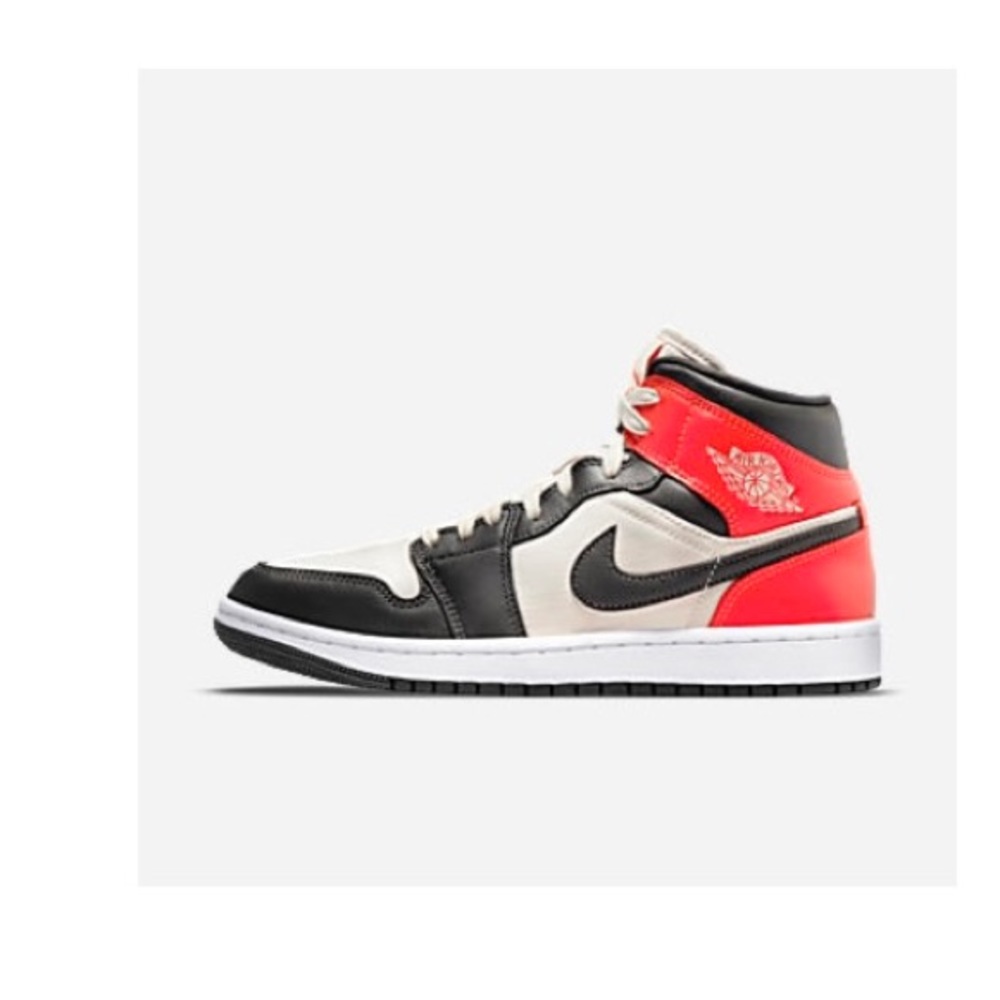 Nike air Jordan mid SE authentic with original box women size 7 men size 5.5